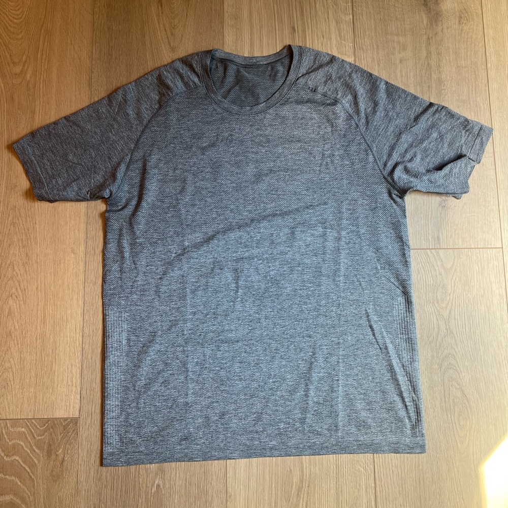 Men’s Lululemon Shirt